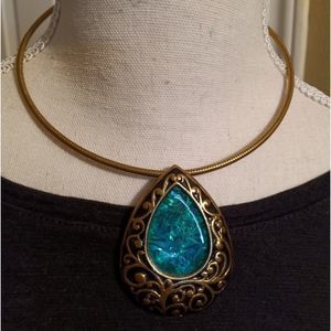 Beautiful Teardrop Scroll Cobochon Choker Necklace